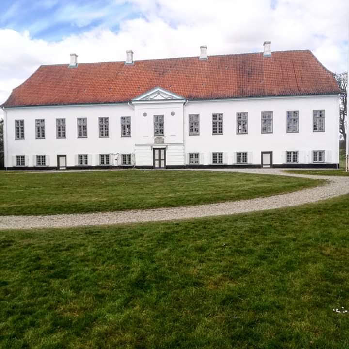 Kunstudstilling på Fussingø Slot i påsken